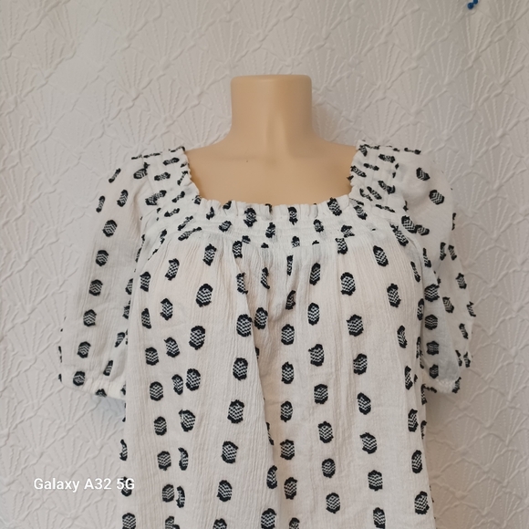 LOFT Women Size S Black and White Patterned Blouse - Picture 3 of 11